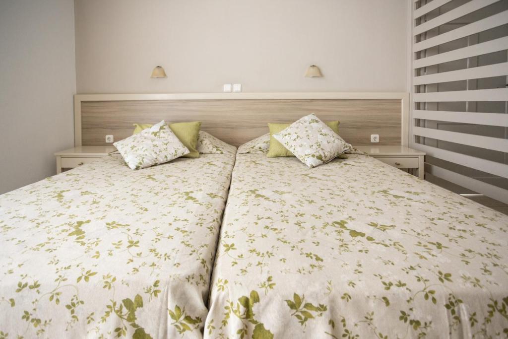 Ilian Beach & Apartments - 3