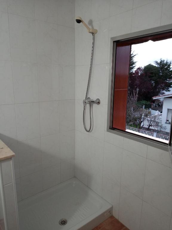 A bathroom at Pensión ** Abacá Gijón
