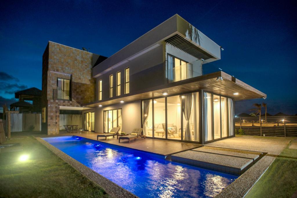 Illa Blue Village