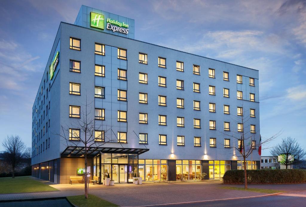 Holiday Inn Express Düsseldorf - City North by IHG - Resim 16