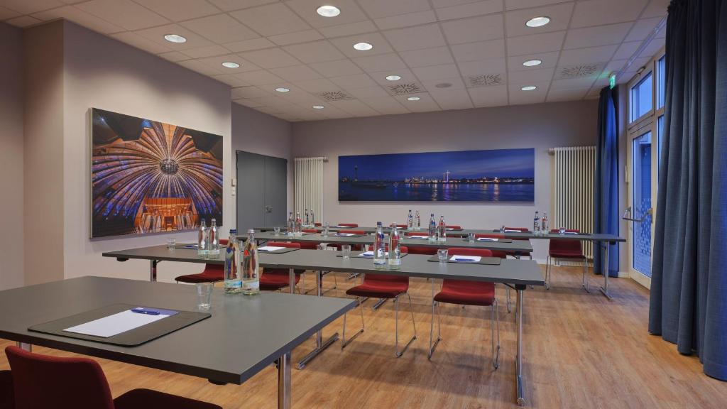 Holiday Inn Express Düsseldorf - City North by IHG - Resim 24