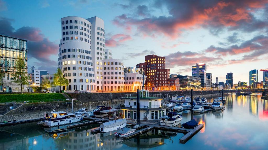 Holiday Inn Express Düsseldorf - City North by IHG - Resim 26