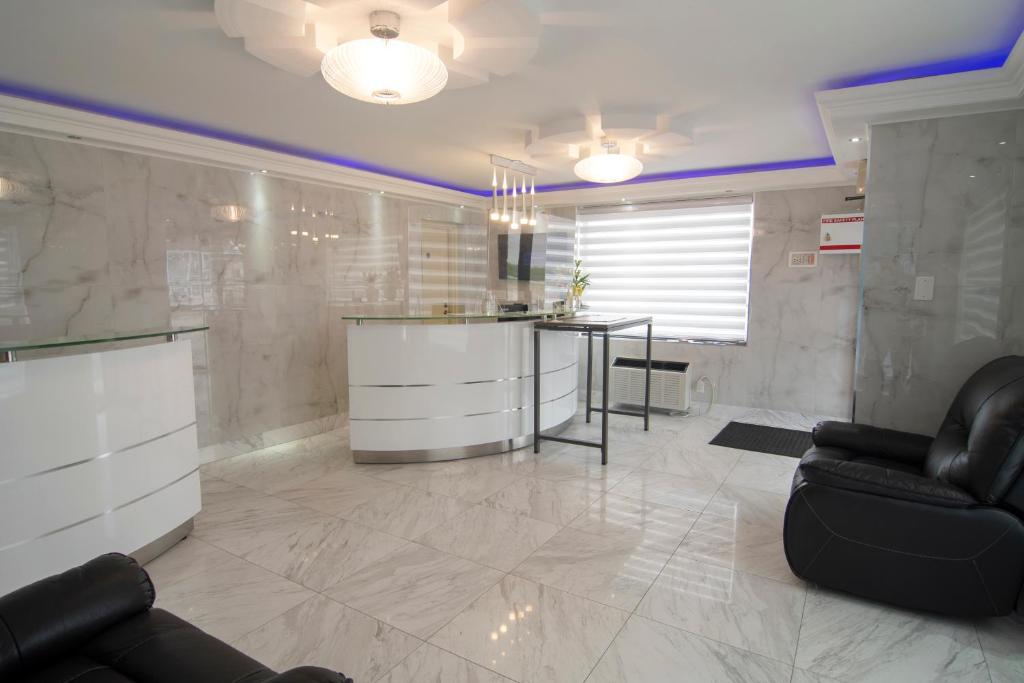 Diplomat Inn - Resim 40