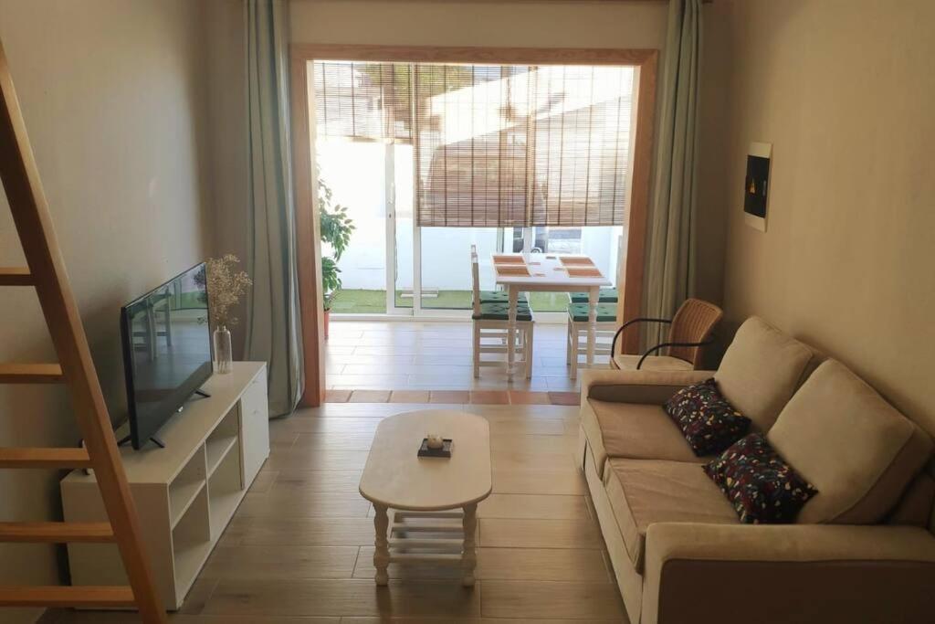 Apartamentos Arena Loft en Playa Honda, Lanzarote