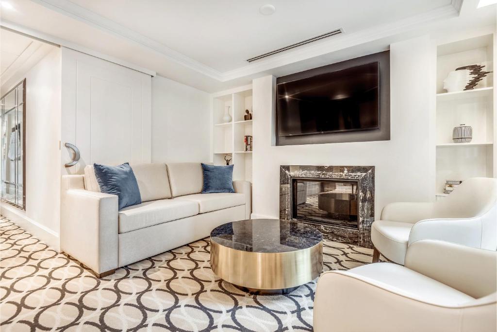 AZUR Legacy Collection Hotel - Resim 15