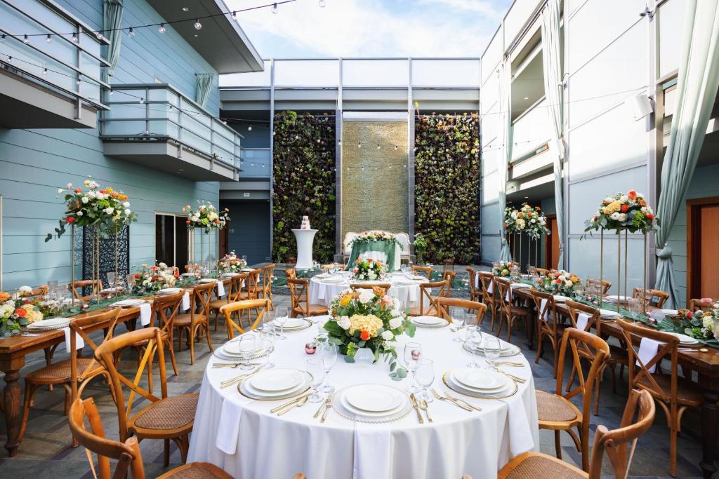 Restaurace v ubytování Shade Hotel Manhattan Beach
