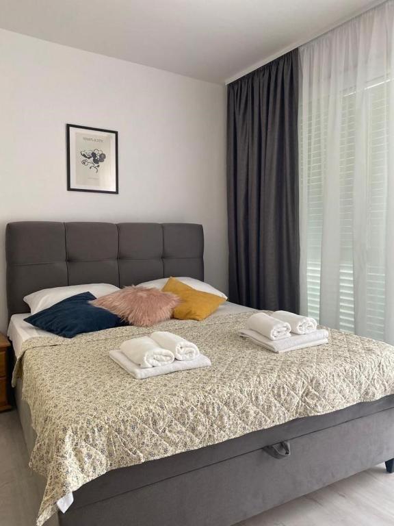Posteľ alebo postele v izbe v ubytovaní Apartments by the sea Baska Voda, Makarska - 16378