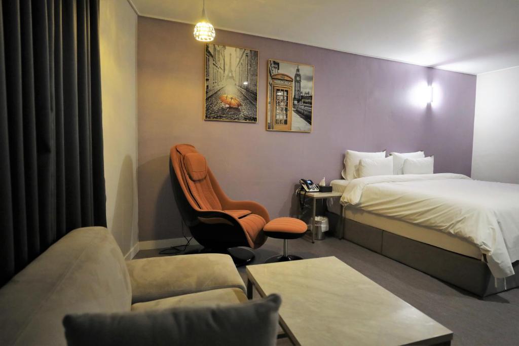 Postel nebo postele na pokoji v ubytování Brighton Hotel