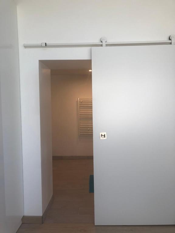 Zdjęcie z galerii obiektu Appartement paisible proche centre ville w mieście Bron