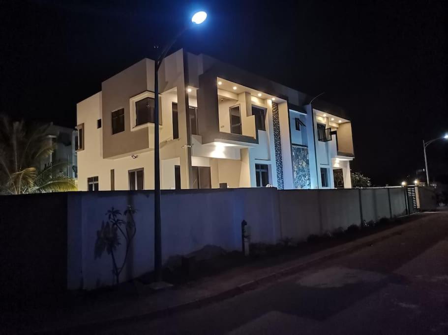 Villa for rent, Albion (updated prices 2024)