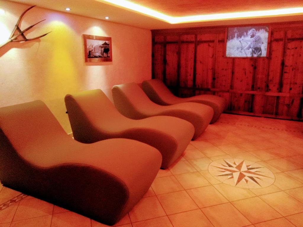 Posezení v ubytování Hotel Kronplatzer Hof