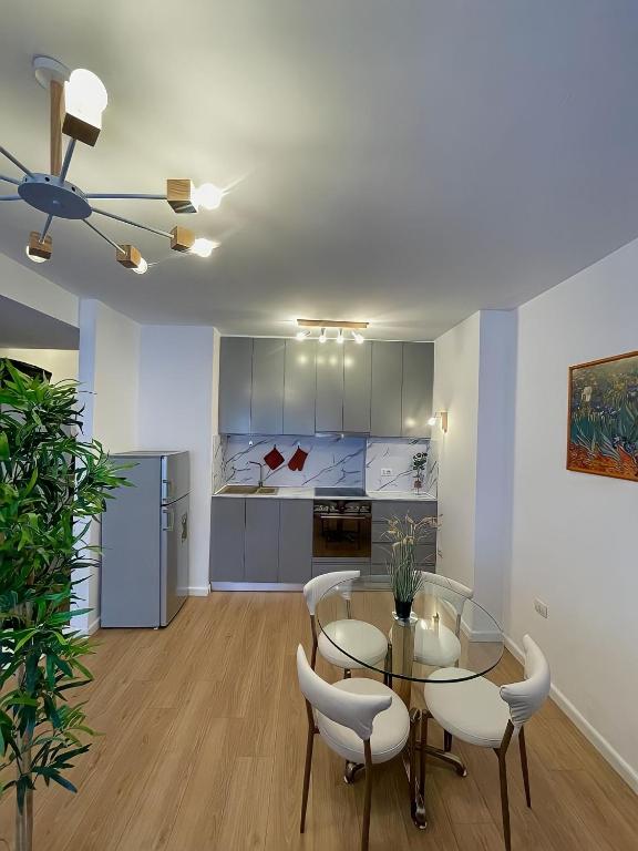 Studio Flat in the City Center - Image 4