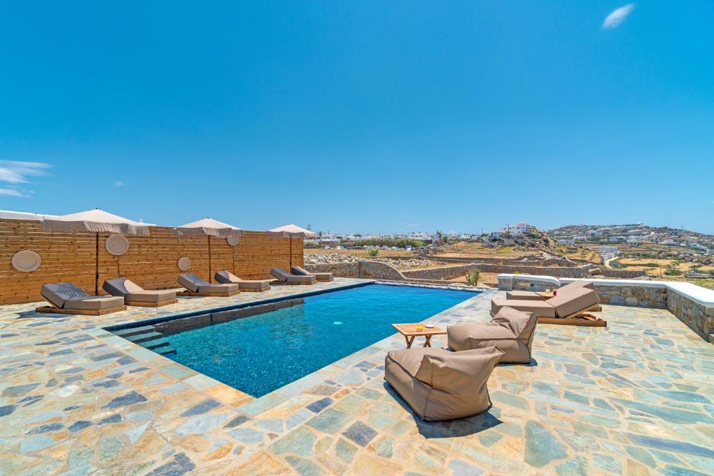 Bazén v ubytování Le Ciel Suites & Villas nebo v jeho okolí