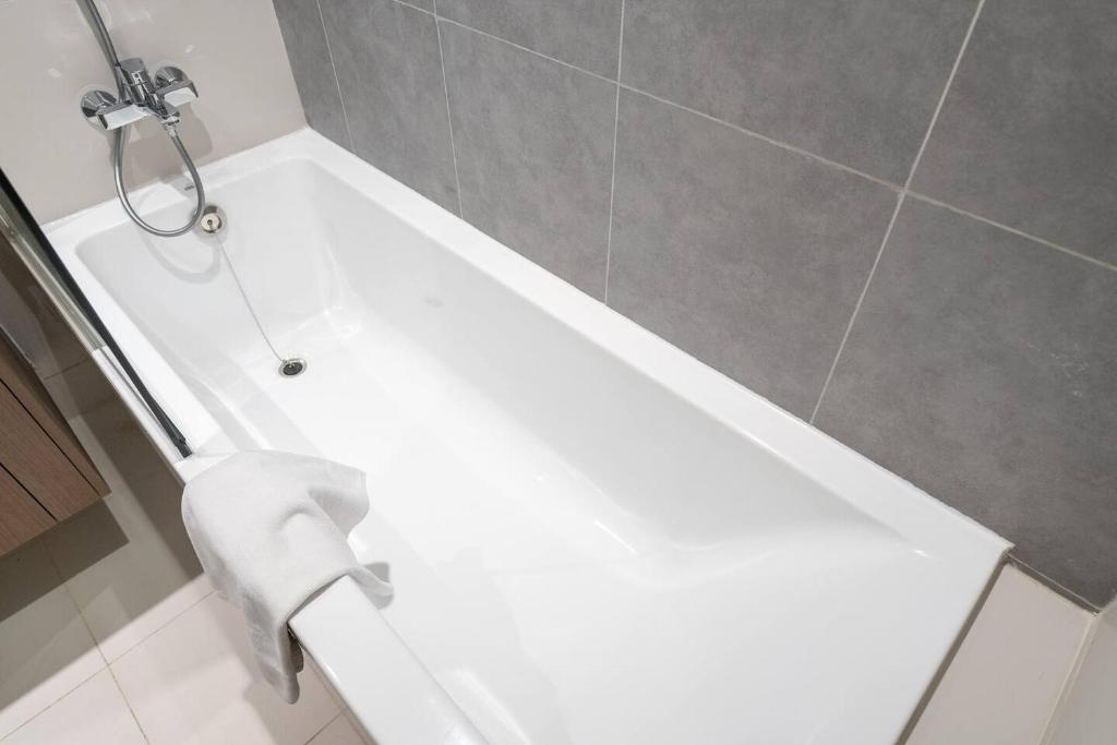 Fotografie z fotogalerie ubytování A Home Away From Home, Sleeps 6! v Dubaji