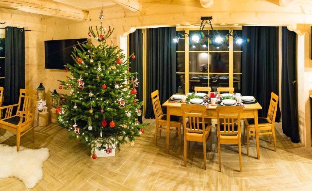 Zdjęcie z galerii obiektu Domek & Apartament Góralski z Jacuzzi Kościelisko w mieście Kościelisko