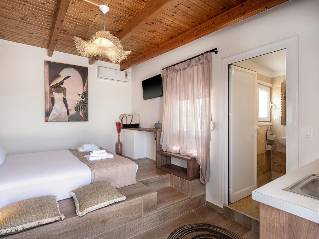 Postel nebo postele na pokoji v ubytování Lavender suite sea view