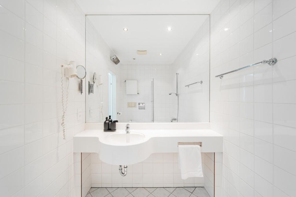 Self-Check-In Hotel Adlon - Resim 27