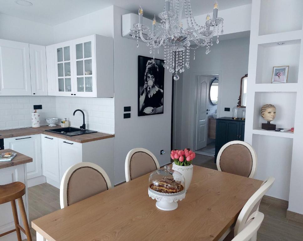 Kuchyň nebo kuchyňský kout v ubytování SPLIT VIEW 2 Bedrooms LUXURY APARTMAN 90 m2
