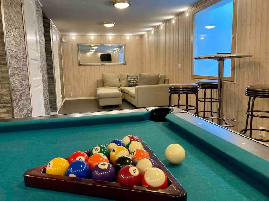 Biliár nebo kulečník v ubytování Villa Kupsala , LaatuLomat