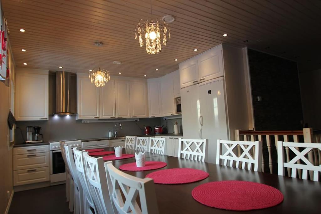 Kuchyň nebo kuchyňský kout v ubytování Villa Kupsala , LaatuLomat