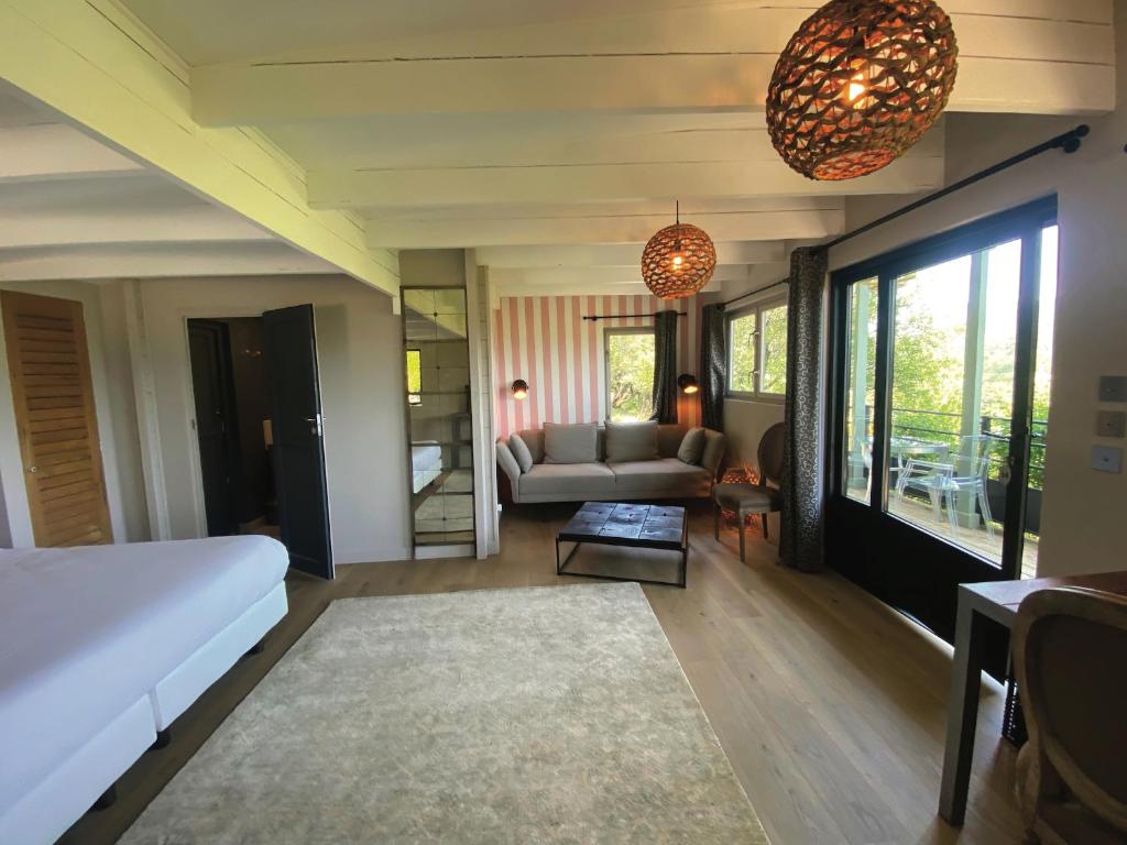 Postel nebo postele na pokoji v ubytování Hôtel La Maison de Crillon