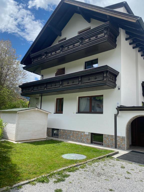 Budova, v ktorej sa apartmán nachádza