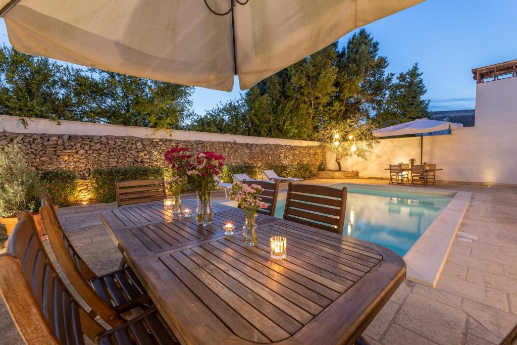 Luxury Courtyard