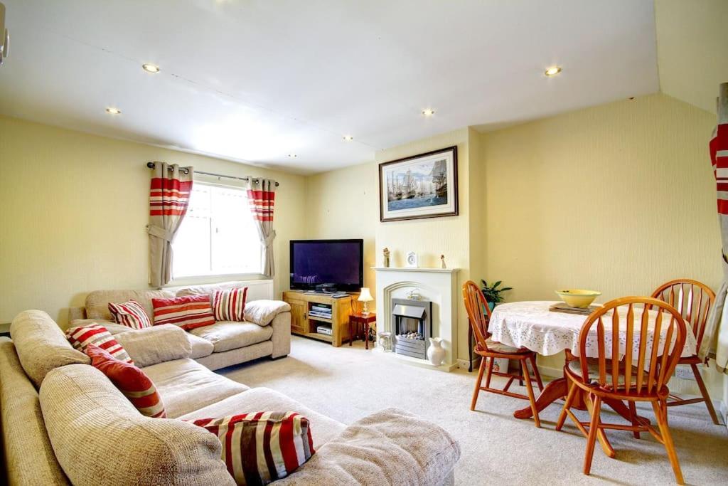 beautiful 2 bedroom for rent, Whetstone (updated prices 2024)