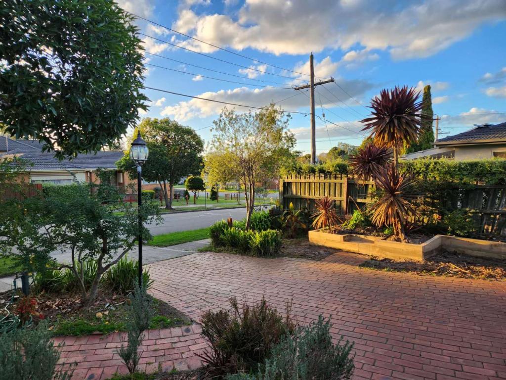 Home in Frankston, Frankston (updated prices 2024)