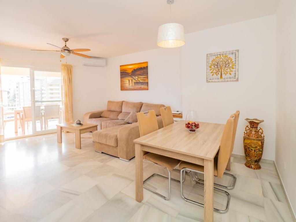 Cubos Beach Side Flat & Free Parking, Fuengirola – Updated ...