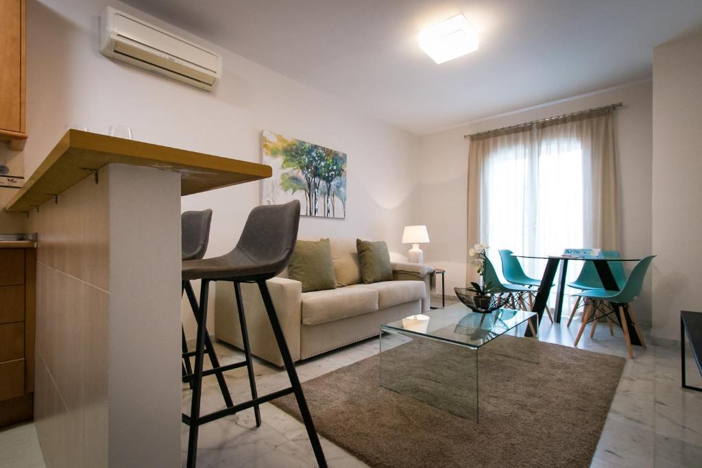 H2M Peña French Balcony, Smart TV & Parking Option