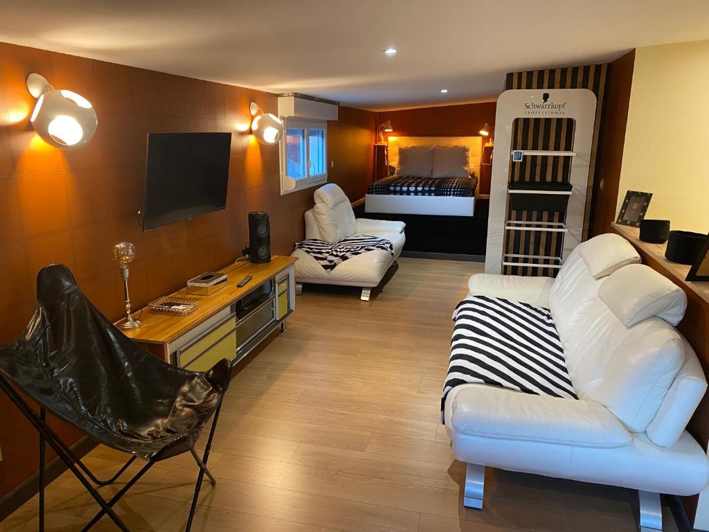 Love room - love Abella box, location adulte - Studio With Garden View