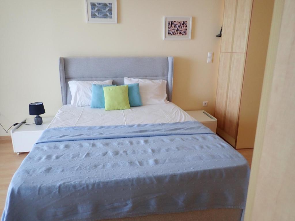 Letto o letti in una camera di Beachfront Studio with Private Path to the Sea