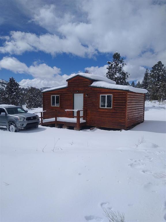 Nice and Knotty Cabin - Holiday Home
