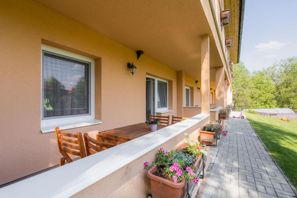 Balkón nebo terasa v ubytování Apartments Nad Rybníky