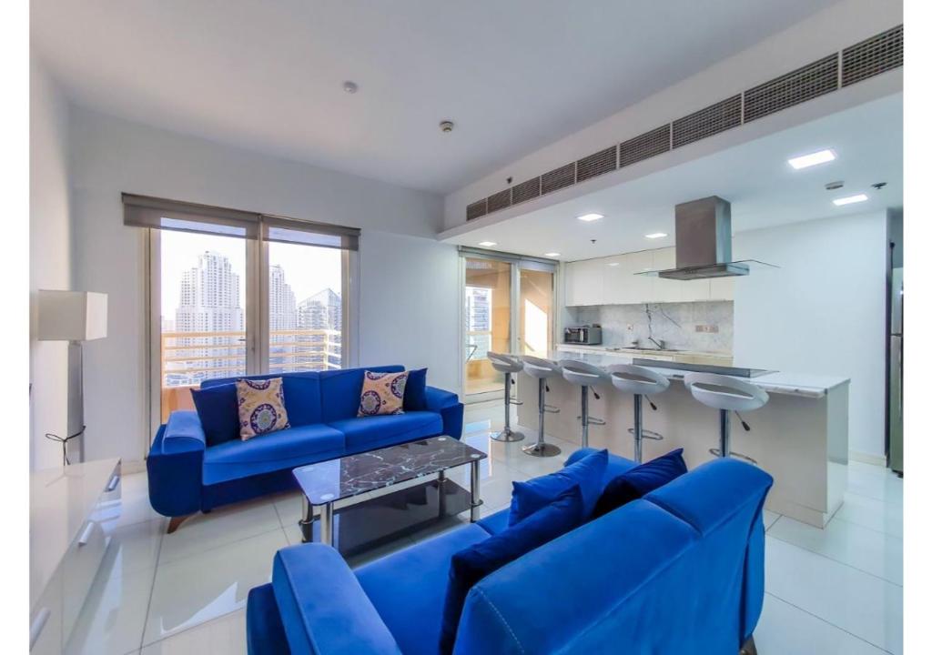 Livbnb 3BR w/ Marina View in Manchester Tower, Dubai (updated prices 2024)