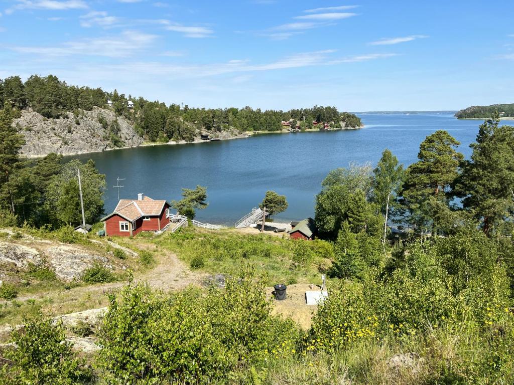 House by the sea with pool and sauna near Nynashamn