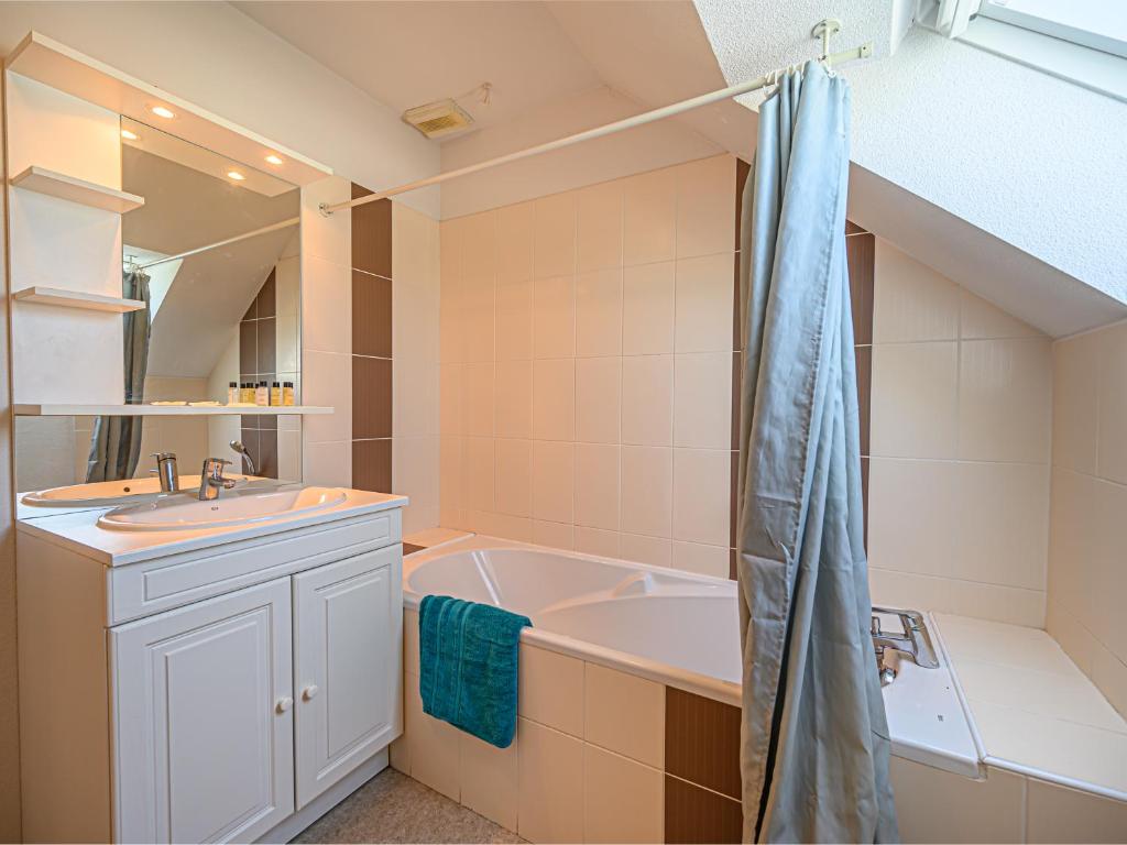 Vacancéole - Ker Goh Lenn - Vannes / Morbihan - Two-Bedroom Apartment With Balcony (6 Adults)
