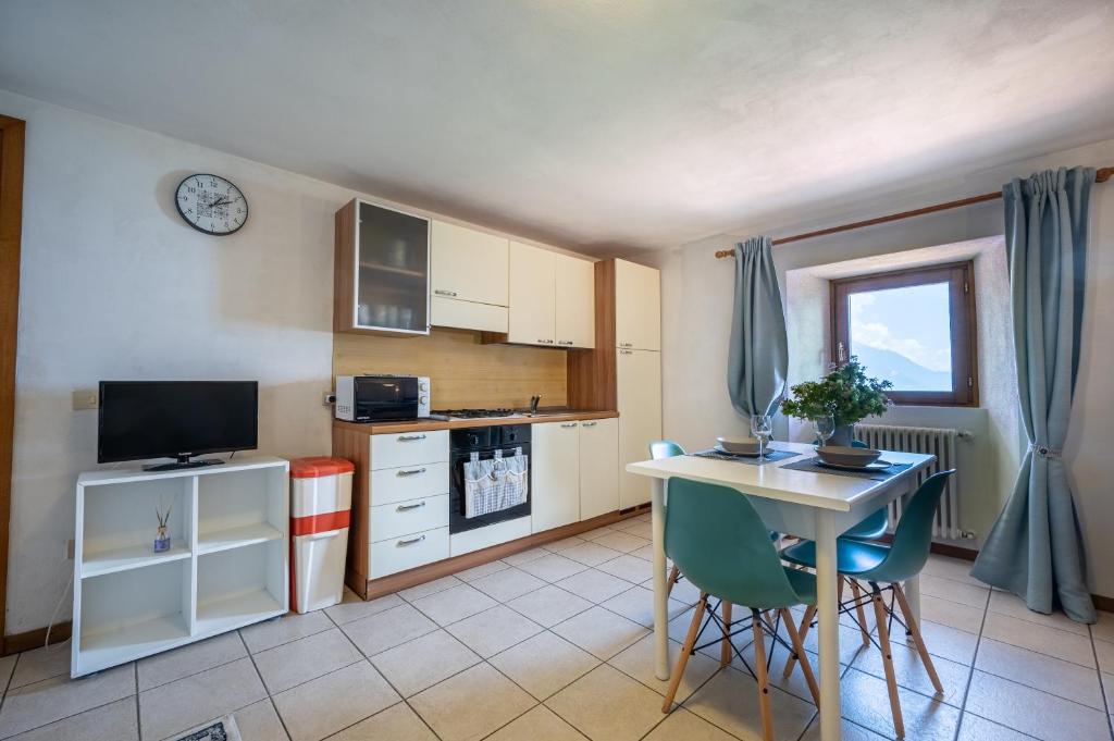 Agribenessere Brenzio - Studio With Lake View