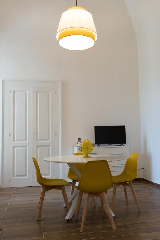 Palazzo Manzoni Apartments - 4