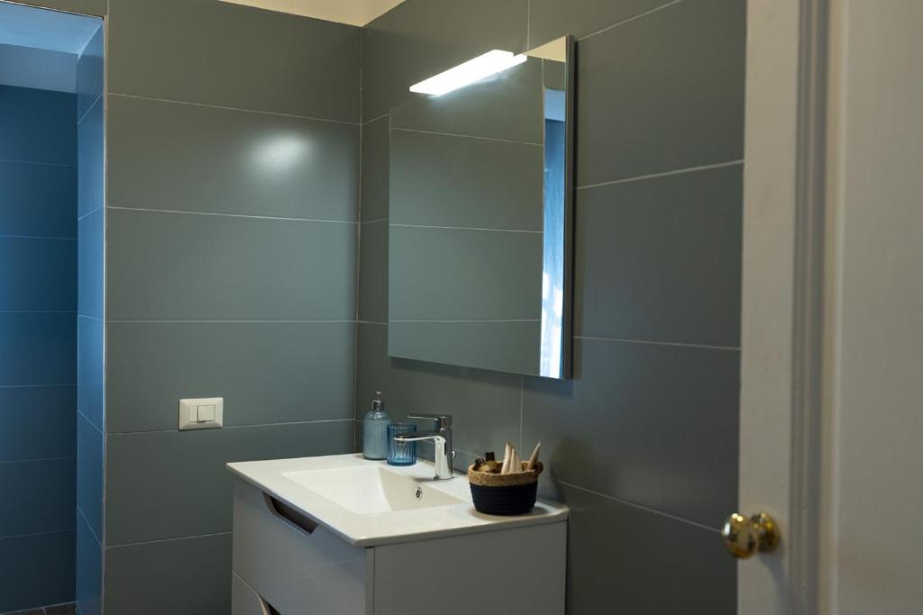 Palazzo Manzoni Apartments - 17