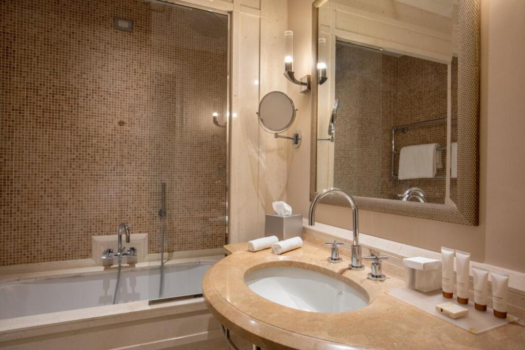 Rose Garden Palace Roma by OMNIA hotels - Resim 25