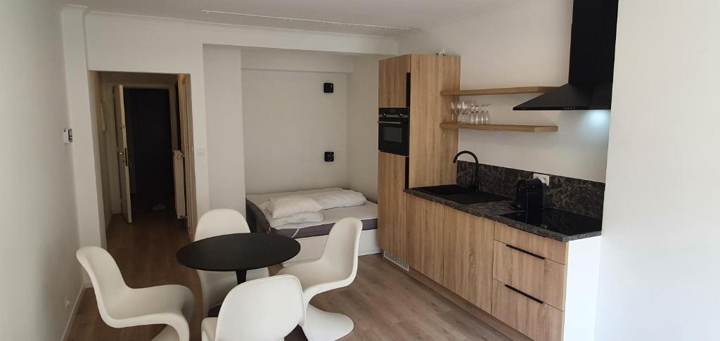 Kuchyň nebo kuchyňský kout v ubytování Oostduinkerke Apartments 2
