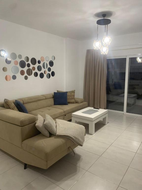 City Apartment - Image 3