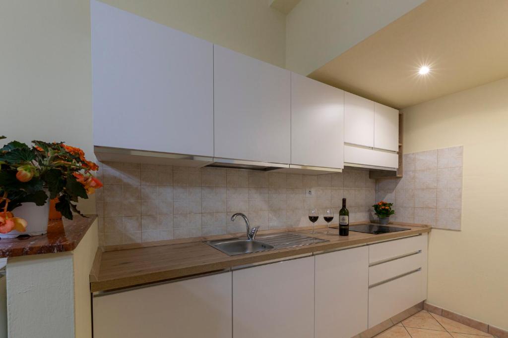 Kuchyň nebo kuchyňský kout v ubytování IBibiena - CASA CAMALDOLI