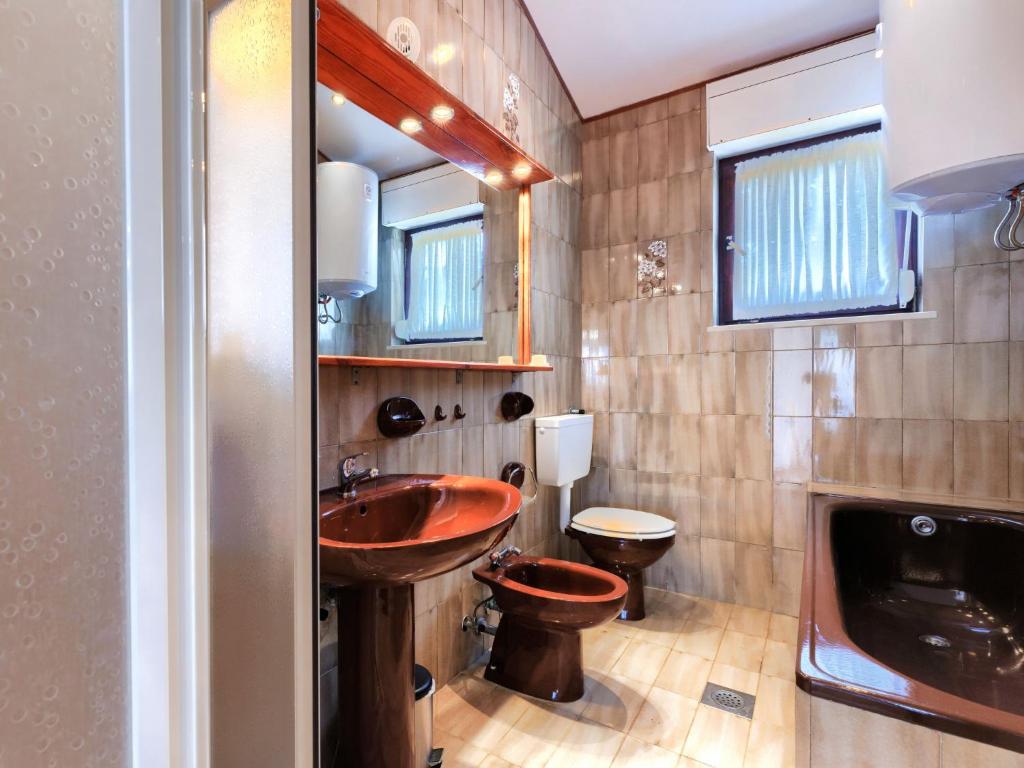 Łazienka w obiekcie Apartment Ana-2 by Interhome