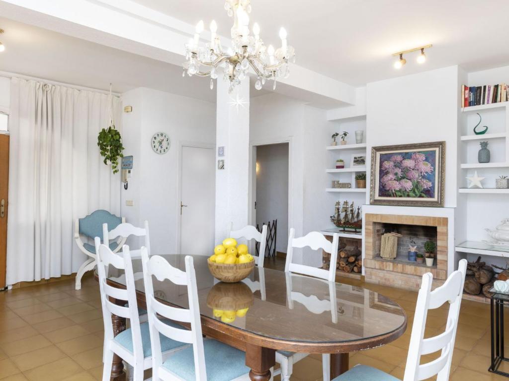 A seating area at Holiday Home Platja by Interhome