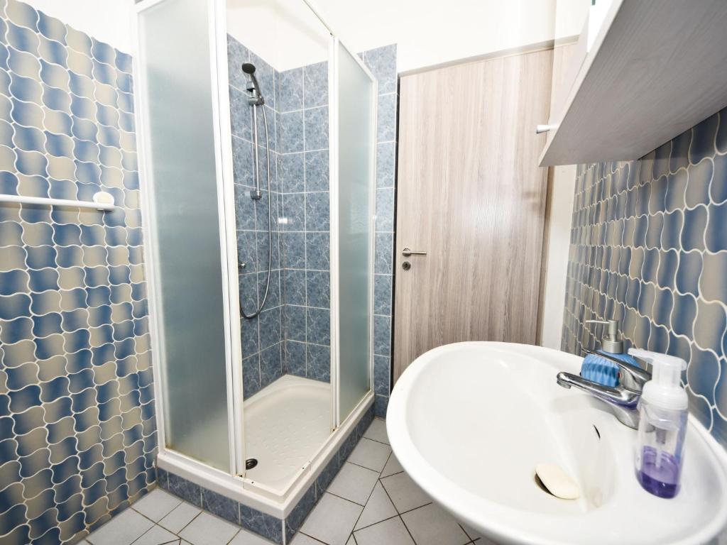 Kúpeľňa v ubytovaní Apartment Vesela-2 by Interhome