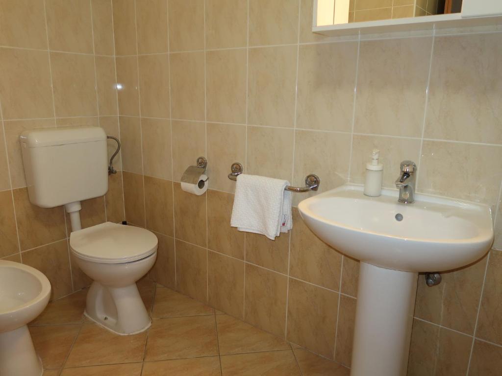 Zdjęcie z galerii obiektu Apartment Magnolia - RAC167 by Interhome w Rabacu