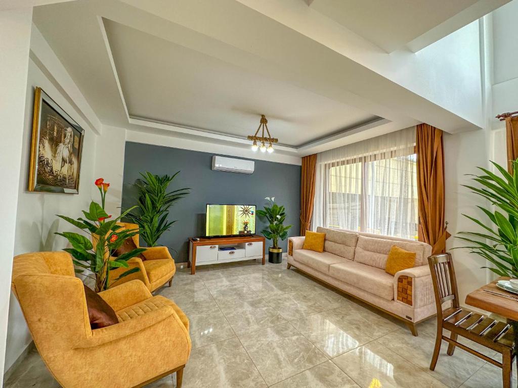 A seating area at Tuna Fethiye Villa, Özel Havuzlu, Fethiye